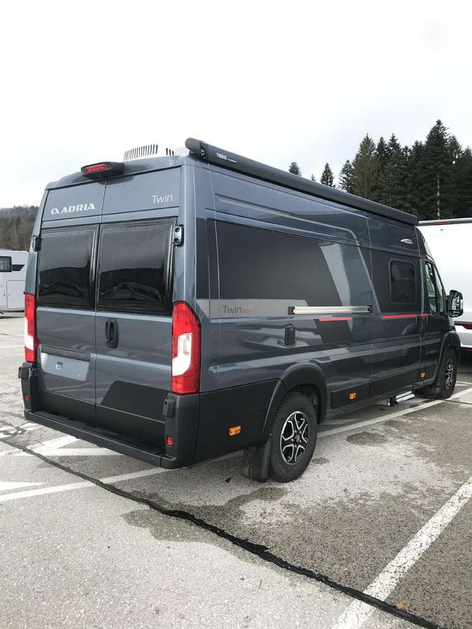 ADRIA Twin Sport 640 SG - Kempingautó: 3 kép. ADRIA Twin Sport 640 SG - Kempingautó: 3 kép.