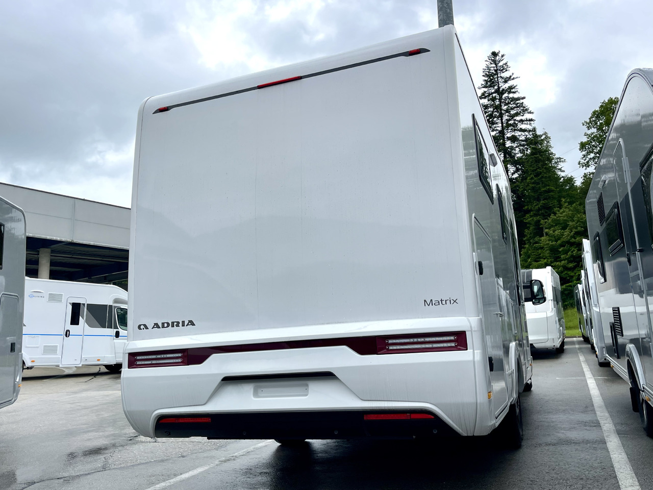 Adria Matrix 650SC - Félintegrált lakóautó: 3 kép. Adria Matrix 650SC - Félintegrált lakóautó: 3 kép.