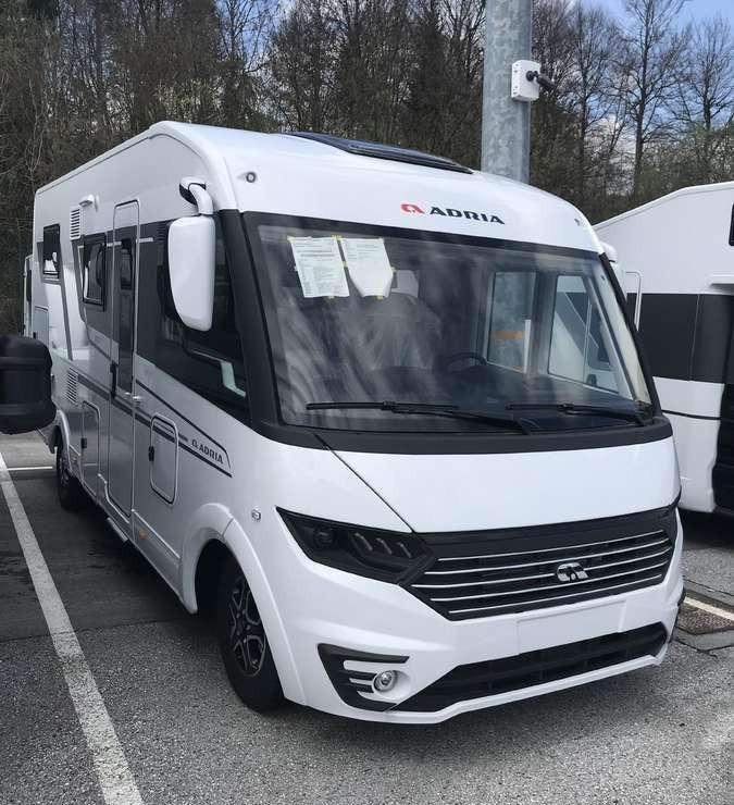 Adria Sonic 600SL - Integrált lakóautó: 1 kép. Adria Sonic 600SL - Integrált lakóautó: 1 kép.