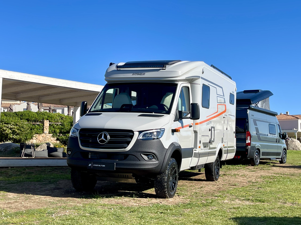 HYMER / ERIBA Cross Trail - Félintegrált lakóautó: 1 kép. HYMER / ERIBA Cross Trail - Félintegrált lakóautó: 1 kép.