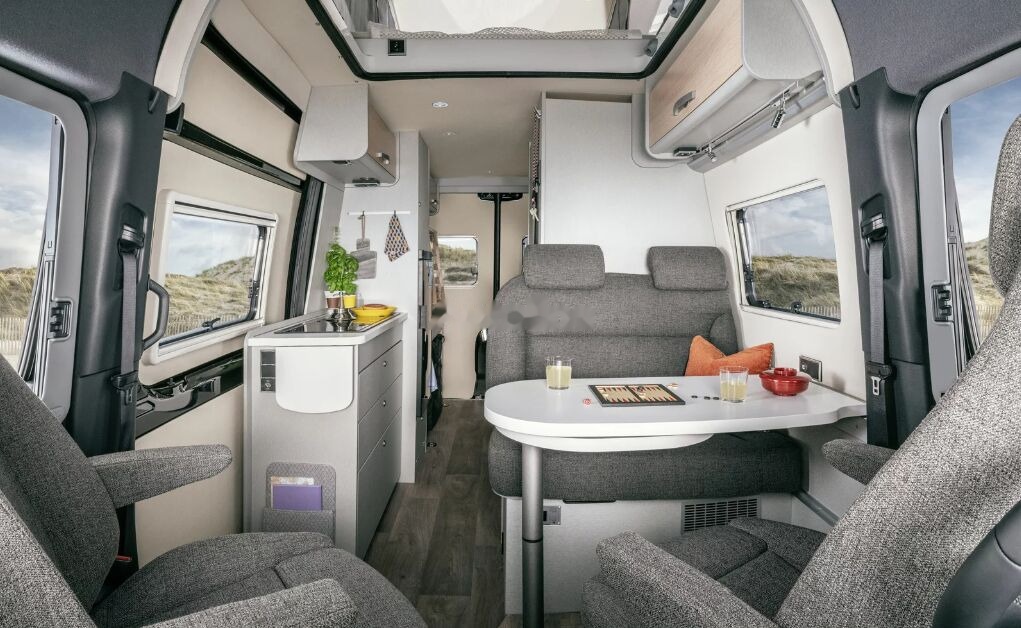 Mercedes-Benz HYMER Free S - Kempingautó: 2 kép. Mercedes-Benz HYMER Free S - Kempingautó: 2 kép.