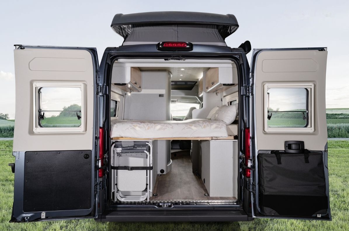 Mercedes-Benz HYMER Free S - Kempingautó: 3 kép. Mercedes-Benz HYMER Free S - Kempingautó: 3 kép.