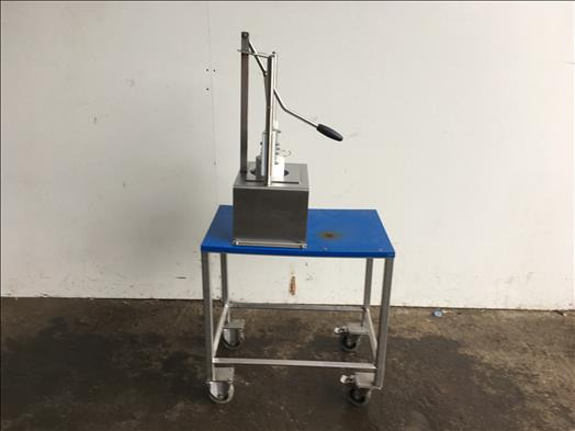 JFPT fruit/veg prep machine - Élelmiszer-feldolgozó gép: 1 kép. JFPT fruit/veg prep machine - Élelmiszer-feldolgozó gép: 1 kép.