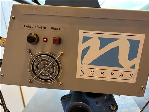 Norpak Rover150 label applicator - Csomagológép: 4 kép. Norpak Rover150 label applicator - Csomagológép: 4 kép.