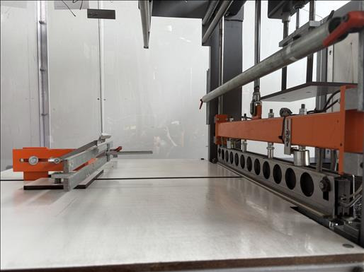 Wraps UK Easy700S Shrink sleeve wrapper - Csomagológép: 3 kép. Wraps UK Easy700S Shrink sleeve wrapper - Csomagológép: 3 kép.