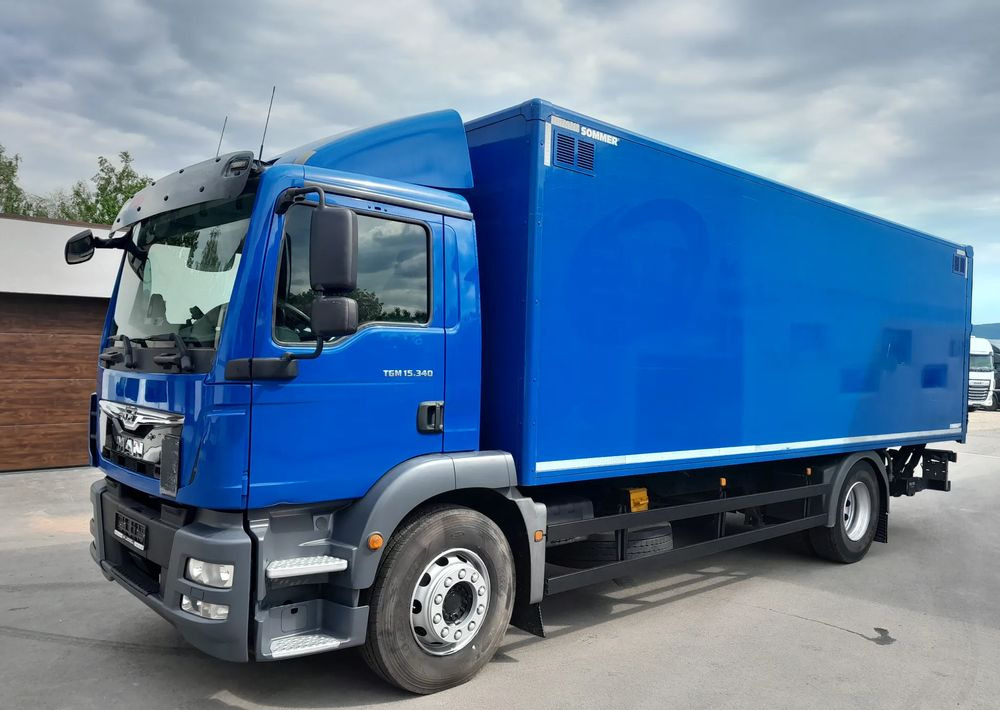MAN TGM 15.340/ 18.340 kontener / - Dobozos felépítményű teherautó: 1 kép. MAN TGM 15.340/ 18.340 kontener / - Dobozos felépítményű teherautó: 1 kép.
