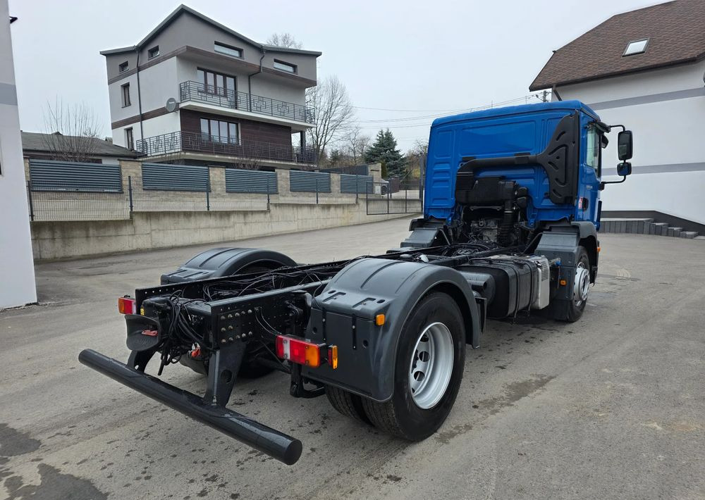 MAN TGM 18.320 urządzenie hakowe AXOR - Alvaz teherautó: 4 kép. MAN TGM 18.320 urządzenie hakowe AXOR - Alvaz teherautó: 4 kép.