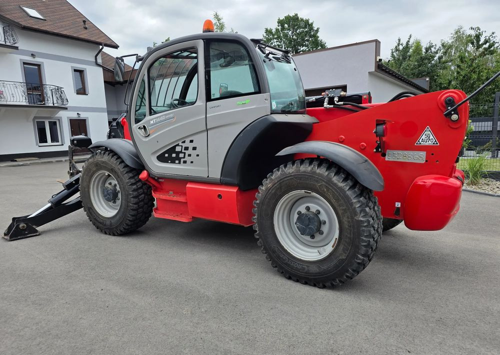 Manitou MT 1440 EASY - Teleszkópos rakodó: 2 kép. Manitou MT 1440 EASY - Teleszkópos rakodó: 2 kép.