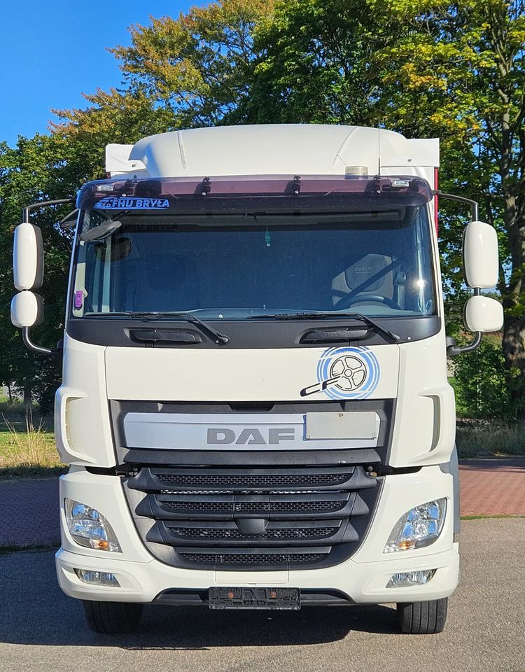 DAF CF370/410/BURTO-FIRANKA/RETARDER/WINDA/OŚ SKRĘTNA-PODNOSZONA/E6/SPROWADZONY/20PALET/BURTO-FIRANKA - Ponyvás teherautó: 3 kép. DAF CF370/410/BURTO-FIRANKA/RETARDER/WINDA/OŚ SKRĘTNA-PODNOSZONA/E6/SPROWADZONY/20PALET/BURTO-FIRANKA - Ponyvás teherautó: 3 kép.