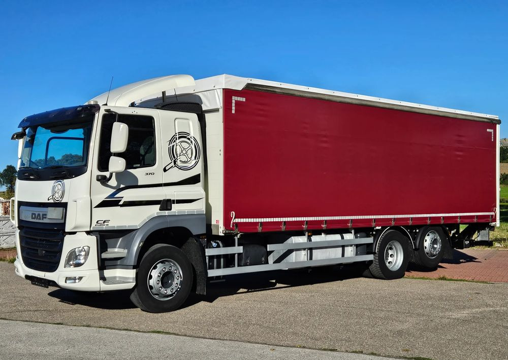 DAF CF370/410/BURTO-FIRANKA/RETARDER/WINDA/OŚ SKRĘTNA-PODNOSZONA/E6/SPROWADZONY/20PALET/BURTO-FIRANKA - Ponyvás teherautó: 1 kép. DAF CF370/410/BURTO-FIRANKA/RETARDER/WINDA/OŚ SKRĘTNA-PODNOSZONA/E6/SPROWADZONY/20PALET/BURTO-FIRANKA - Ponyvás teherautó: 1 kép.