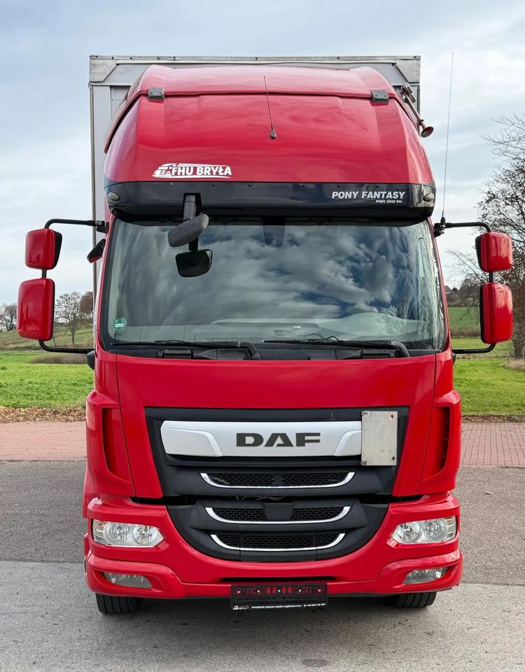 DAF LF 260 / WINDA / 16TON DMC / 3M WYSOKOŚĆ / JUMBO / FIRANKA / SYPIALKA / AUTOMAT / JEDEN WŁAŚCICIE / EURO 6 / 2017/ SPROWADZONY / 19 PALET / DUŻA ŁADOWNOŚĆ / - Ponyvás teherautó: 3 kép. DAF LF 260 / WINDA / 16TON DMC / 3M WYSOKOŚĆ / JUMBO / FIRANKA / SYPIALKA / AUTOMAT / JEDEN WŁAŚCICIE / EURO 6 / 2017/ SPROWADZONY / 19 PALET / DUŻA ŁADOWNOŚĆ / - Ponyvás teherautó: 3 kép.