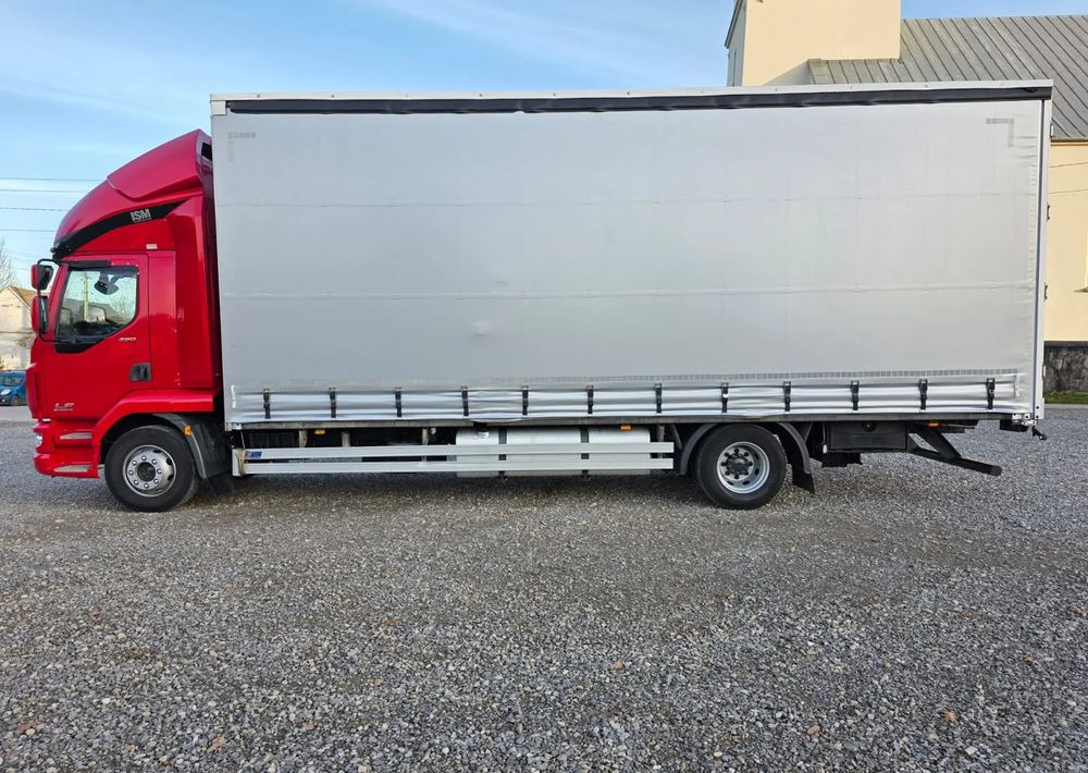 Ponyvás teherautó DAF LF 290 / WINDA / 16TON DMC / 3M WYSOKOŚĆ / JUMBO / FIRANKA / SYPIALKA / AUTOMAT / JEDEN WŁAŚCICIE / EURO 6 / 2017/ SPROWADZONY / 19 PALET / DUŻA ŁADOWNOŚĆ /: 7 kép. Ponyvás teherautó DAF LF 290 / WINDA / 16TON DMC / 3M WYSOKOŚĆ / JUMBO / FIRANKA / SYPIALKA / AUTOMAT / JEDEN WŁAŚCICIE / EURO 6 / 2017/ SPROWADZONY / 19 PALET / DUŻA ŁADOWNOŚĆ /: 7 kép.