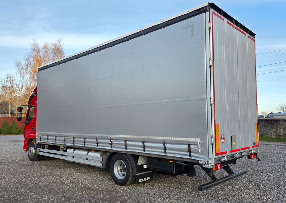 DAF LF 290 / WINDA / 16TON DMC / 3M WYSOKOŚĆ / JUMBO / FIRANKA / SYPIALKA / AUTOMAT / JEDEN WŁAŚCICIE / EURO 6 / 2017/ SPROWADZONY / 19 PALET / DUŻA ŁADOWNOŚĆ / - Ponyvás teherautó: 3 kép. DAF LF 290 / WINDA / 16TON DMC / 3M WYSOKOŚĆ / JUMBO / FIRANKA / SYPIALKA / AUTOMAT / JEDEN WŁAŚCICIE / EURO 6 / 2017/ SPROWADZONY / 19 PALET / DUŻA ŁADOWNOŚĆ / - Ponyvás teherautó: 3 kép.