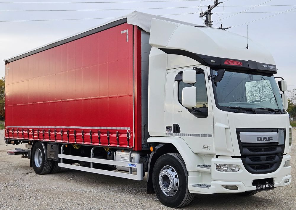 DAF LF 310/WINDA/FIRANKA/NOWE TURBO/NOWE SPRZĘGŁO/EURO 6/SPROWADZONY/20PALET/ŁADOWNOSC 10TON - Ponyvás teherautó: 2 kép. DAF LF 310/WINDA/FIRANKA/NOWE TURBO/NOWE SPRZĘGŁO/EURO 6/SPROWADZONY/20PALET/ŁADOWNOSC 10TON - Ponyvás teherautó: 2 kép.