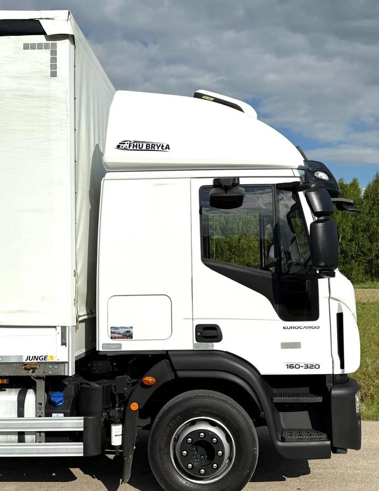 Iveco EUROCARGO 160E320/FIRANKA/WINDA/AUTOMAT/NISKI PRZEBIEG/E6/SPROWADZONY/PIERWSZY WŁAŚCICIEL - Ponyvás teherautó: 5 kép. Iveco EUROCARGO 160E320/FIRANKA/WINDA/AUTOMAT/NISKI PRZEBIEG/E6/SPROWADZONY/PIERWSZY WŁAŚCICIEL - Ponyvás teherautó: 5 kép.