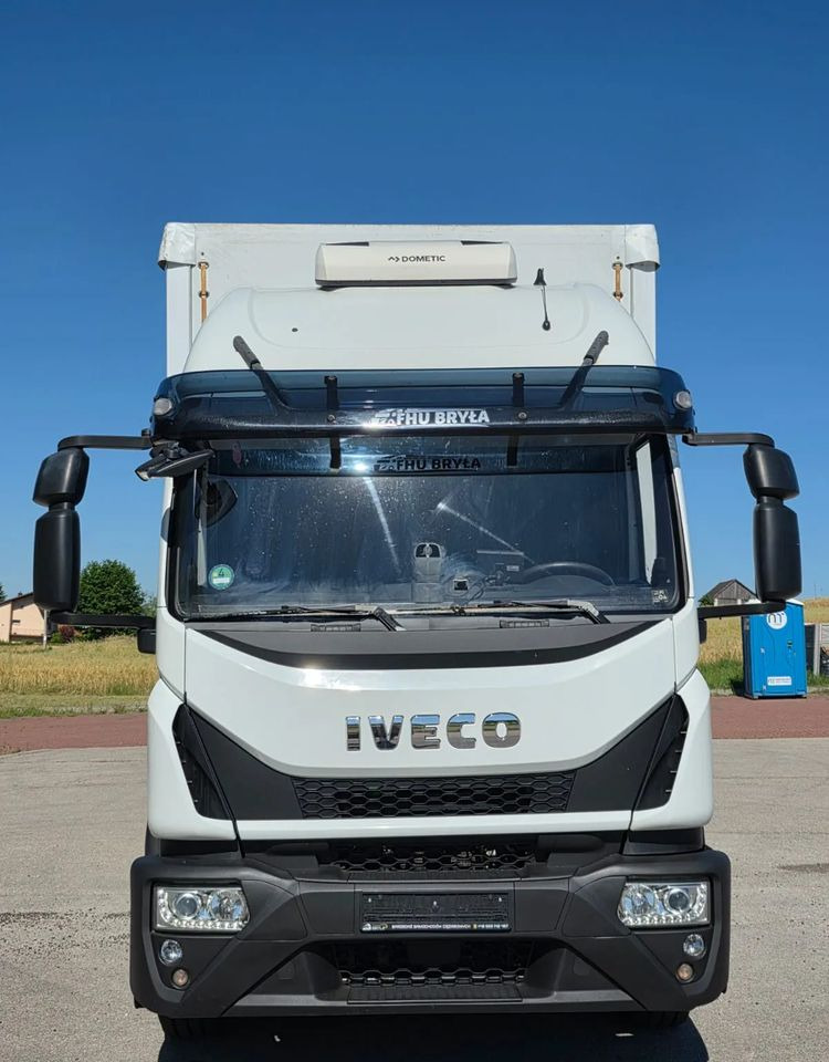 Iveco EUROCARGO 160E320/FIRANKA/WINDA/AUTOMAT/NISKI PRZEBIEG/E6/SPROWADZONY/PIERWSZY WŁAŚCICIEL - Ponyvás teherautó: 3 kép. Iveco EUROCARGO 160E320/FIRANKA/WINDA/AUTOMAT/NISKI PRZEBIEG/E6/SPROWADZONY/PIERWSZY WŁAŚCICIEL - Ponyvás teherautó: 3 kép.