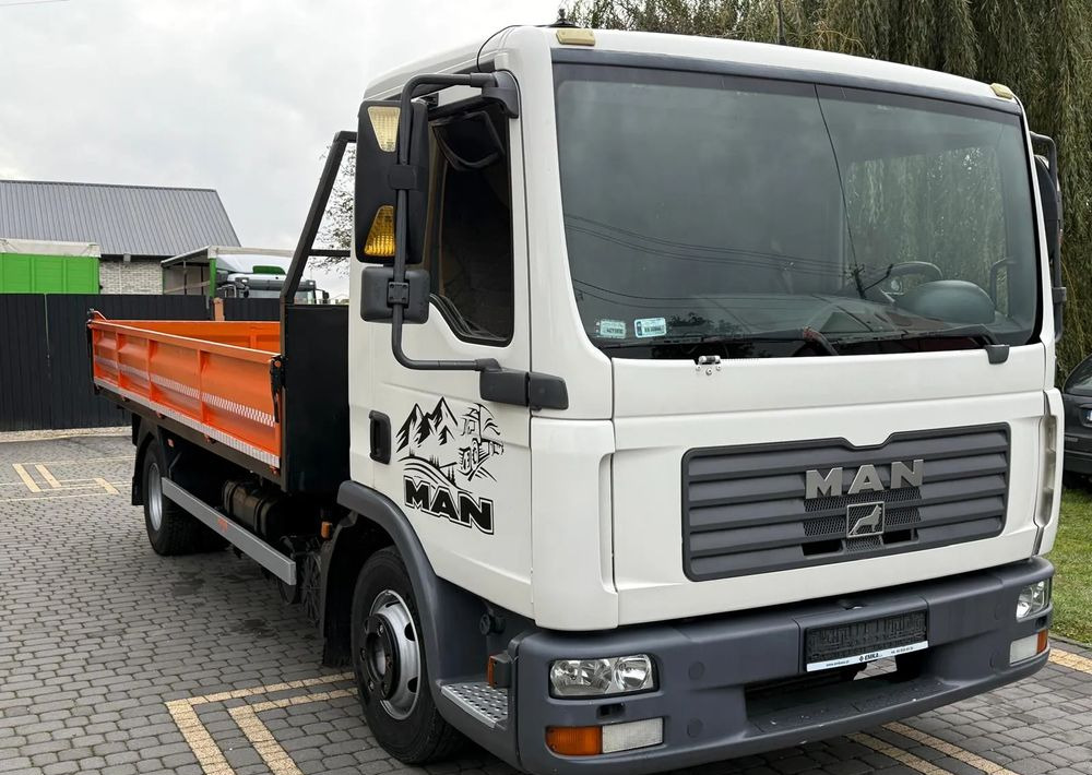 MAN TGL 8.180 / WYWROTKA / KIPER / TACHO NA TARCZKI / - Billenőplatós teherautó: 1 kép. MAN TGL 8.180 / WYWROTKA / KIPER / TACHO NA TARCZKI / - Billenőplatós teherautó: 1 kép.