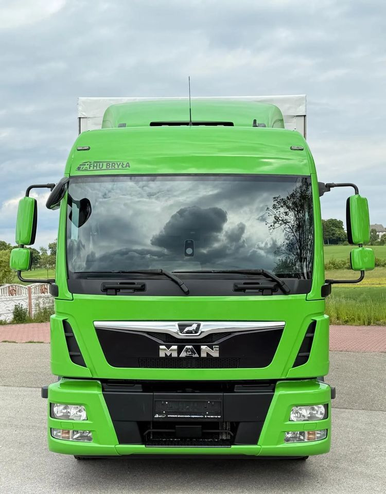 MAN TGL12.250/E6/20PALET/10.2018/SERWISOWANY/NISKI PRZEBIEG/WINDA/FIRANKA//JAK NOWY/SERWISOWANY - Ponyvás teherautó: 3 kép. MAN TGL12.250/E6/20PALET/10.2018/SERWISOWANY/NISKI PRZEBIEG/WINDA/FIRANKA//JAK NOWY/SERWISOWANY - Ponyvás teherautó: 3 kép.