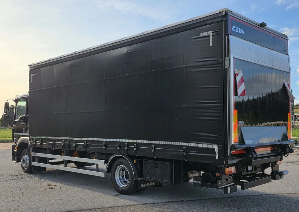 MAN TGM 12.290 / 15.290 / E6/ FIRANKA /BOCZNE DRZWI / BURTO-FIRANKA / 18PALET / WINDA / NISKI PRZEBIEG / 2018/ CAŁY NA PODUSZKACH / SERWISOWANY - Ponyvás teherautó: 4 kép. MAN TGM 12.290 / 15.290 / E6/ FIRANKA /BOCZNE DRZWI / BURTO-FIRANKA / 18PALET / WINDA / NISKI PRZEBIEG / 2018/ CAŁY NA PODUSZKACH / SERWISOWANY - Ponyvás teherautó: 4 kép.