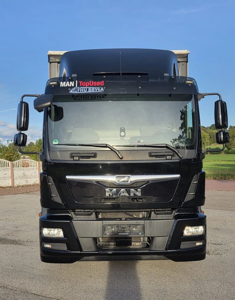 MAN TGM 12.290 / 15.290 / E6/ FIRANKA /BOCZNE DRZWI / BURTO-FIRANKA / 18PALET / WINDA / NISKI PRZEBIEG / 2018/ CAŁY NA PODUSZKACH / SERWISOWANY - Ponyvás teherautó: 3 kép. MAN TGM 12.290 / 15.290 / E6/ FIRANKA /BOCZNE DRZWI / BURTO-FIRANKA / 18PALET / WINDA / NISKI PRZEBIEG / 2018/ CAŁY NA PODUSZKACH / SERWISOWANY - Ponyvás teherautó: 3 kép.