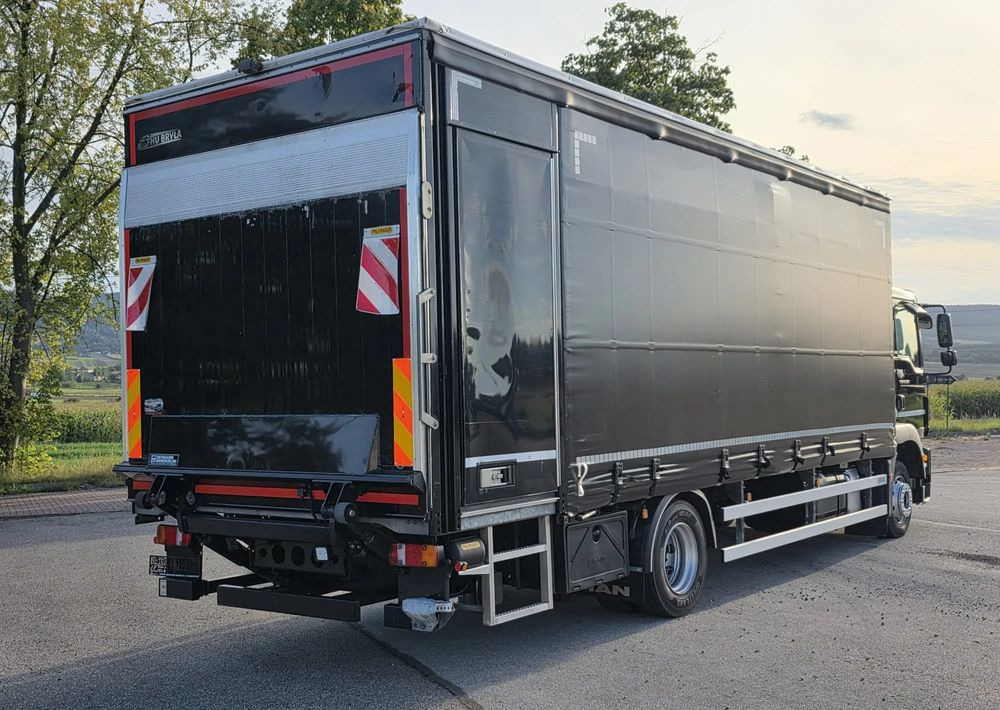 MAN TGM 12.290 / 15.290 / E6/ FIRANKA /BOCZNE DRZWI / BURTO-FIRANKA / 18PALET / WINDA / NISKI PRZEBIEG / 2018/ CAŁY NA PODUSZKACH / SERWISOWANY - Ponyvás teherautó: 5 kép. MAN TGM 12.290 / 15.290 / E6/ FIRANKA /BOCZNE DRZWI / BURTO-FIRANKA / 18PALET / WINDA / NISKI PRZEBIEG / 2018/ CAŁY NA PODUSZKACH / SERWISOWANY - Ponyvás teherautó: 5 kép.