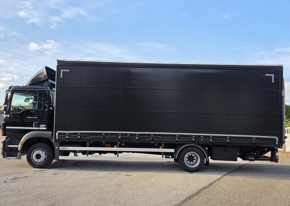 Ponyvás teherautó MAN TGM 12.290 / 15.290 / E6/ FIRANKA /BOCZNE DRZWI / BURTO-FIRANKA / 18PALET / WINDA / NISKI PRZEBIEG / 2018/ CAŁY NA PODUSZKACH / SERWISOWANY: 11 kép.