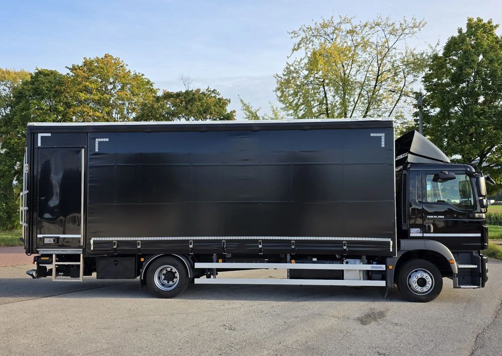 Ponyvás teherautó MAN TGM 12.290 / 15.290 / E6/ FIRANKA /BOCZNE DRZWI / BURTO-FIRANKA / 18PALET / WINDA / NISKI PRZEBIEG / 2018/ CAŁY NA PODUSZKACH / SERWISOWANY: 12 kép.