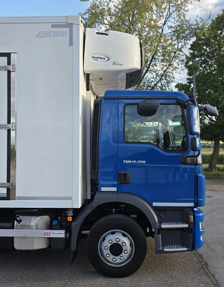 Hűtős teherautó MAN TGM 15.250 / CHŁODNIA / WINDA / 2018 ROK / 230 TYŚ KM / BOCZNE DRZWI / AUTOMAT / SPROWADZONY / E6 / 18  EUROPALET/: 18 kép.