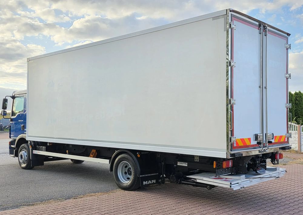 Hűtős teherautó MAN TGM 15.250 / CHŁODNIA / WINDA / 2018 ROK / 230 TYŚ KM / BOCZNE DRZWI / AUTOMAT / SPROWADZONY / E6 / 18  EUROPALET/: 14 kép.