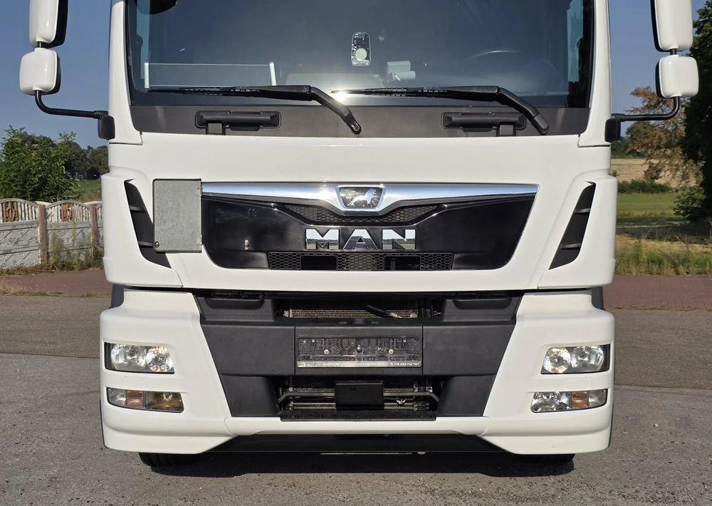 MAN TGM 15.290 / BURTO-FIRANKA / CAŁY NA PODUSZKACH /KLIMA POSTOJOWA / 2018R / NISKI PRZEBIEG / 18 PALET / E6 / JAK NOWY / WINDA / - Ponyvás teherautó: 4 kép. MAN TGM 15.290 / BURTO-FIRANKA / CAŁY NA PODUSZKACH /KLIMA POSTOJOWA / 2018R / NISKI PRZEBIEG / 18 PALET / E6 / JAK NOWY / WINDA / - Ponyvás teherautó: 4 kép.