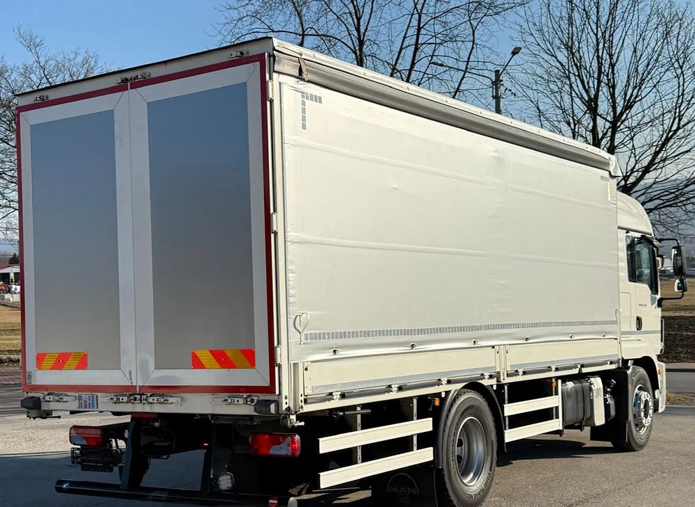 MAN TGM 15.290/E6/FIRANKA/BURTO-FIRANKA/SZKOŁA JAZDY/MAŁY ROZSTAW OSI/16PALET/WINDA/NISKI PRZEBIEG/2019/SERWISOWANY/JAK NOWY - Ponyvás teherautó: 5 kép. MAN TGM 15.290/E6/FIRANKA/BURTO-FIRANKA/SZKOŁA JAZDY/MAŁY ROZSTAW OSI/16PALET/WINDA/NISKI PRZEBIEG/2019/SERWISOWANY/JAK NOWY - Ponyvás teherautó: 5 kép.