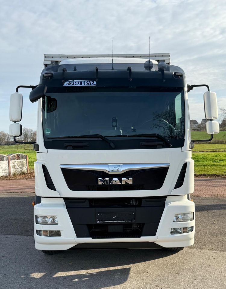 MAN TGM 15.290 / FIRANKA / 2016R / KLIMA POSTOJOWA /SPROWADZONY/ 8T ŁADOWNOŚĆ / 17 PALET / E6 / WINDA / - Ponyvás teherautó: 3 kép. MAN TGM 15.290 / FIRANKA / 2016R / KLIMA POSTOJOWA /SPROWADZONY/ 8T ŁADOWNOŚĆ / 17 PALET / E6 / WINDA / - Ponyvás teherautó: 3 kép.