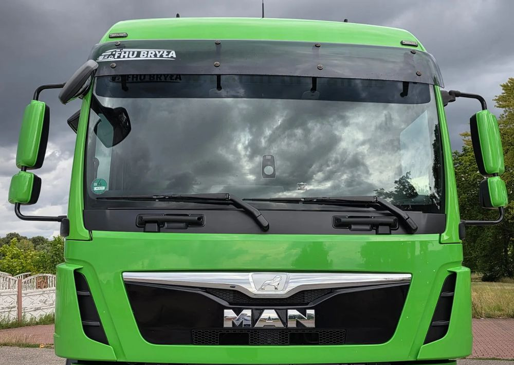 MAN TGM 18.340 / 18.290 / E6 / NISKI PRZEBIEG / 2016 / SERWISOWANY / ROZSTAW OSI 5.7M / RAMA DO ZABUDOWY / SYPIALKA / STAN BARDZO DOBRY / AUTOMAT - Ponyvás teherautó: 4 kép. MAN TGM 18.340 / 18.290 / E6 / NISKI PRZEBIEG / 2016 / SERWISOWANY / ROZSTAW OSI 5.7M / RAMA DO ZABUDOWY / SYPIALKA / STAN BARDZO DOBRY / AUTOMAT - Ponyvás teherautó: 4 kép.