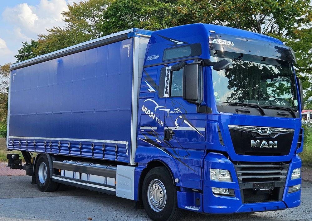 MAN TGX 18.430 / FIRANKA / WINDA / KLIMA POSTOJOWA / 300TYŚ PRZEBIEG / 2020 /E6 / KLIMA POSTOJOWA / SPROWADZONY / JAK NOWY / AUTOMAT - Ponyvás teherautó: 2 kép. MAN TGX 18.430 / FIRANKA / WINDA / KLIMA POSTOJOWA / 300TYŚ PRZEBIEG / 2020 /E6 / KLIMA POSTOJOWA / SPROWADZONY / JAK NOWY / AUTOMAT - Ponyvás teherautó: 2 kép.