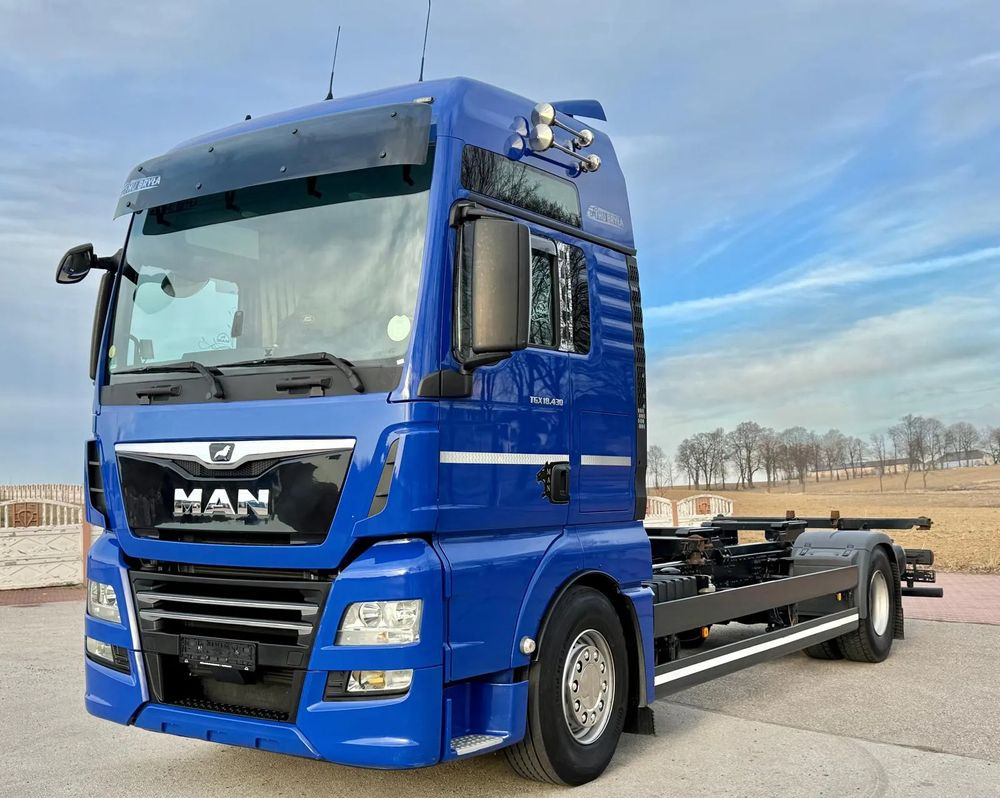 MAN TGX 18.430/SPROWADZONY/DO ŻYWCA/DO BYDŁA/2020/KLIMA POSTOJOWA/SERWISOWANY/JAK NOWY/NISKI PRZEBIEG/RAMA/BDF/E6 - Alvaz teherautó: 2 kép. MAN TGX 18.430/SPROWADZONY/DO ŻYWCA/DO BYDŁA/2020/KLIMA POSTOJOWA/SERWISOWANY/JAK NOWY/NISKI PRZEBIEG/RAMA/BDF/E6 - Alvaz teherautó: 2 kép.