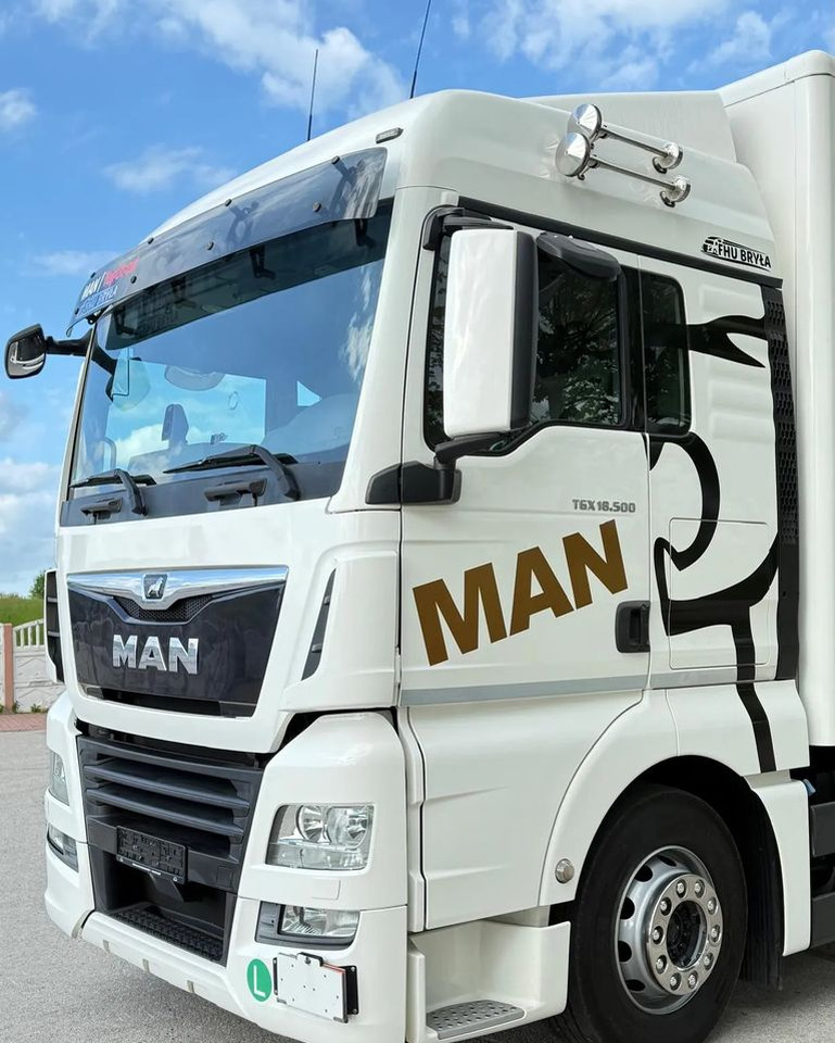 MAN TGX 18.500/18.430/TGM/TGL/2019/KONTENER/IZOTERMA/WINDA/18PALET/JAK NOWY/E6/SPROWADZONY/SERWISOWANY - Dobozos felépítményű teherautó: 5 kép. MAN TGX 18.500/18.430/TGM/TGL/2019/KONTENER/IZOTERMA/WINDA/18PALET/JAK NOWY/E6/SPROWADZONY/SERWISOWANY - Dobozos felépítményű teherautó: 5 kép.
