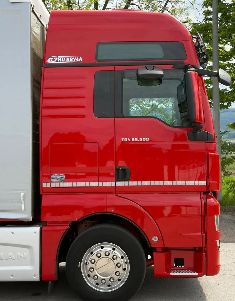 Ponyvás teherautó MAN TGX 26.500 / LIFT / 6X2 / KLIMA POSTOJOWA / 18PALET / E6 / FIRANKA / 18 TON ŁADOWNOŚĆ / WINDA / NISKI PRZEBIEG / JEDEN WŁAŚCICIEL / PODWIESZANA OŚ: 13 kép.