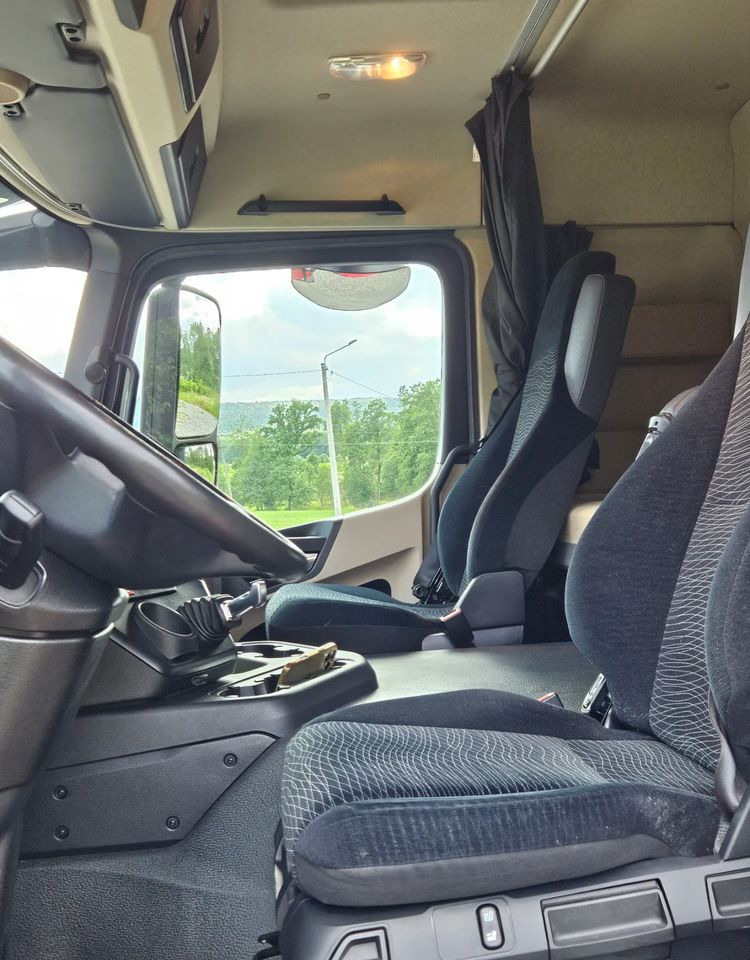 Ponyvás teherautó Mercedes-Benz ACTROS 1830/1827/1832/FIRANKA/WINDA/18 EUROPALET/AUTOMAT/Z NIEMIEC/2017/DUŻA ŁADOWNOŚĆ: 18 kép.