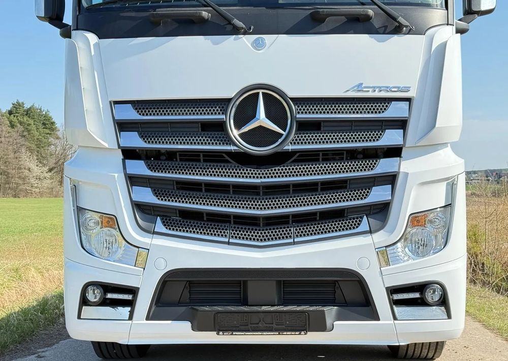 Mercedes-Benz ACTROS 1853/1845/E6/BIG SPACE/STANDARD/2019/ALUSY/NISKI PRZEBIEG/ - Nyergesvontató: 4 kép. Mercedes-Benz ACTROS 1853/1845/E6/BIG SPACE/STANDARD/2019/ALUSY/NISKI PRZEBIEG/ - Nyergesvontató: 4 kép.