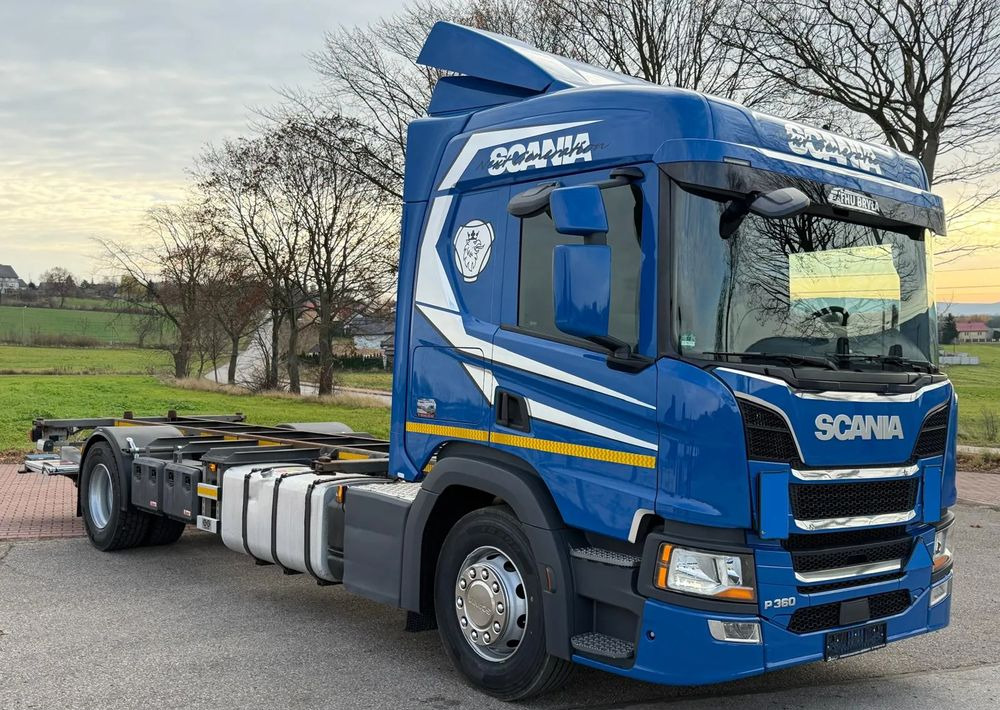 Scania P360 / P410 / BDF / RAMA / FIRANKA / PEŁNA SYPIALKA / WINDA / E6 / CAŁA NA PODUSZKACH / ROZSTAW OSI 5.5M / LAWETA / DO ŻYWCA / DO BYDŁA / DO ZABUDOWY / SPROWADZONA - Alvaz teherautó: 2 kép. Scania P360 / P410 / BDF / RAMA / FIRANKA / PEŁNA SYPIALKA / WINDA / E6 / CAŁA NA PODUSZKACH / ROZSTAW OSI 5.5M / LAWETA / DO ŻYWCA / DO BYDŁA / DO ZABUDOWY / SPROWADZONA - Alvaz teherautó: 2 kép.