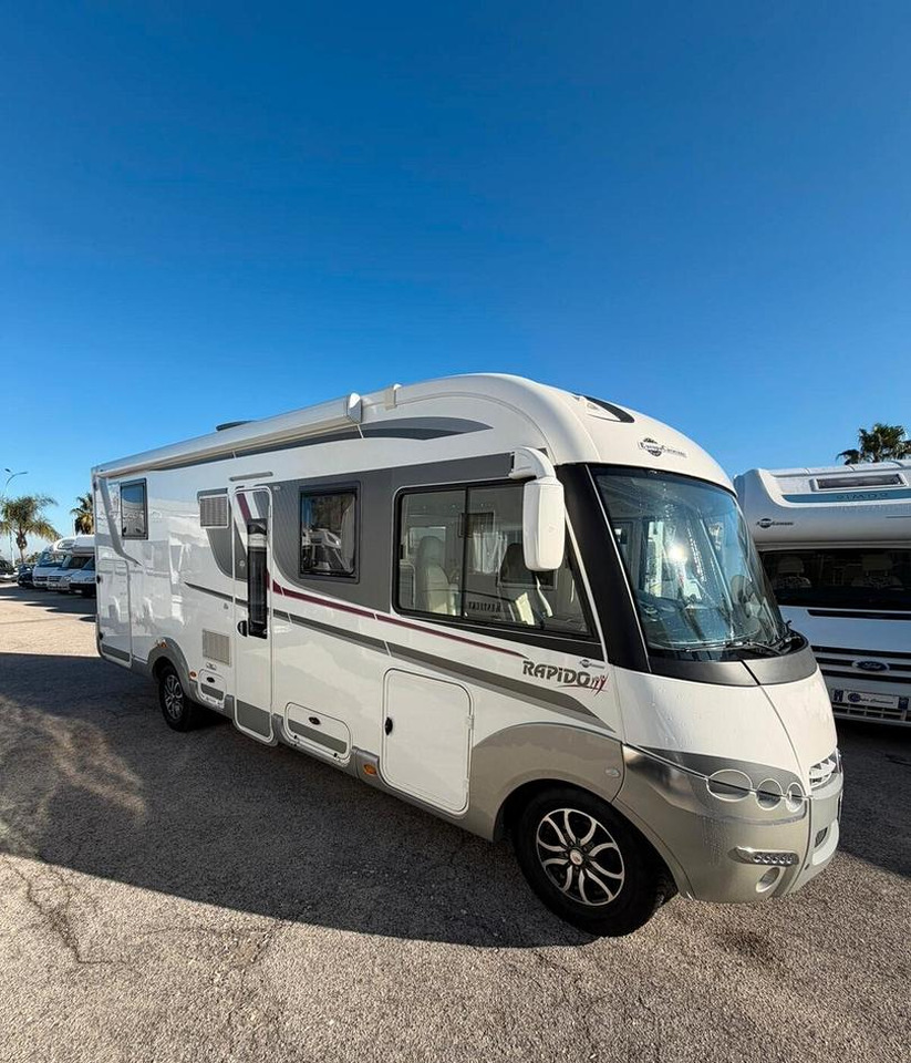 - Lakóautó: 2 kép. - Lakóautó: 2 kép.