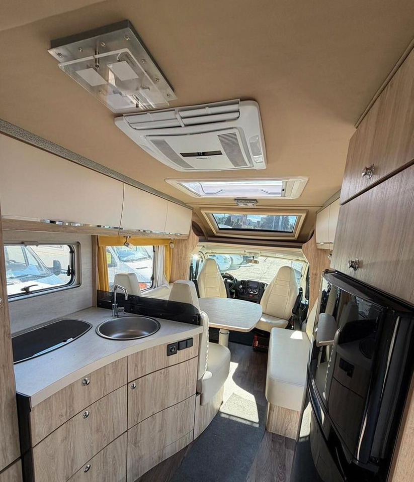 - Lakóautó: 5 kép. - Lakóautó: 5 kép.