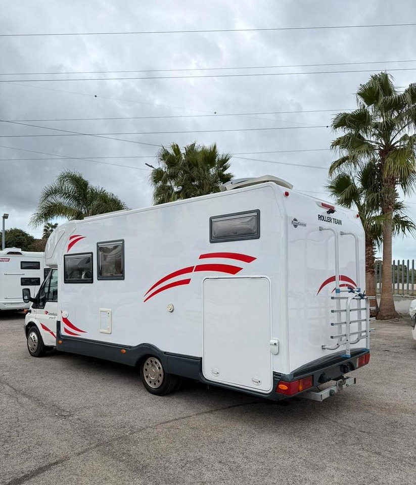 ROLLER TEAM GRANDUCA GARAGE P - Félintegrált lakóautó: 3 kép. ROLLER TEAM GRANDUCA GARAGE P - Félintegrált lakóautó: 3 kép.