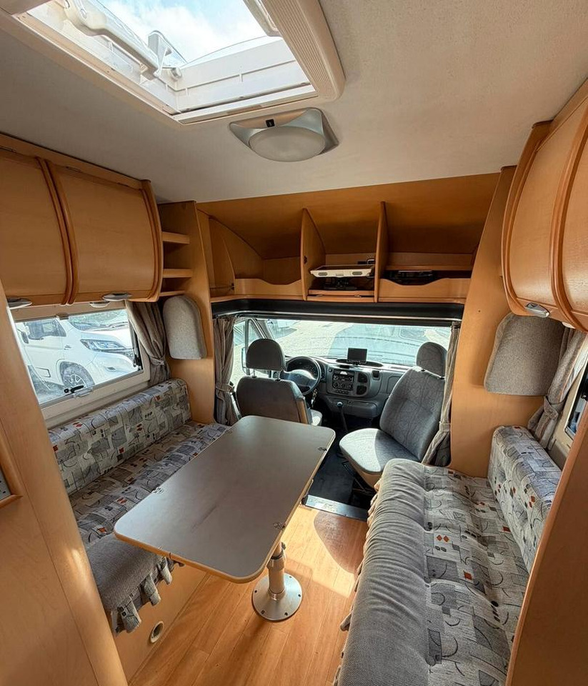 ROLLER TEAM GRANDUCA GARAGE P - Félintegrált lakóautó: 5 kép. ROLLER TEAM GRANDUCA GARAGE P - Félintegrált lakóautó: 5 kép.