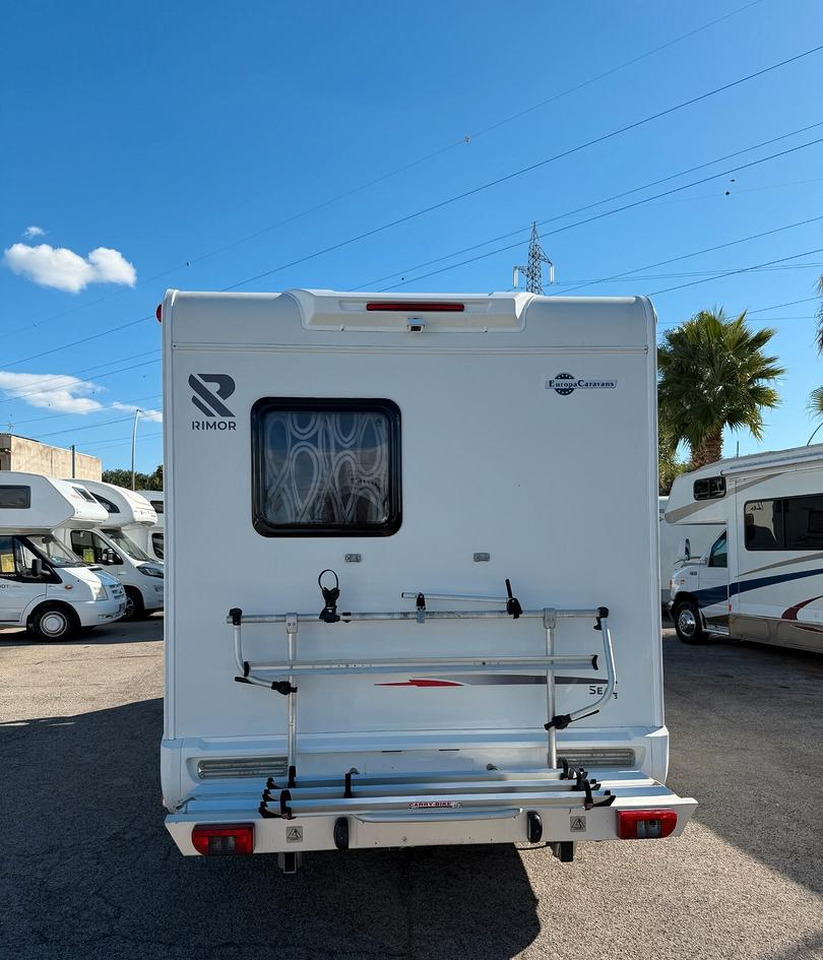Rimor SEAL 3 - Alkóvos lakóautó: 5 kép. Rimor SEAL 3 - Alkóvos lakóautó: 5 kép.