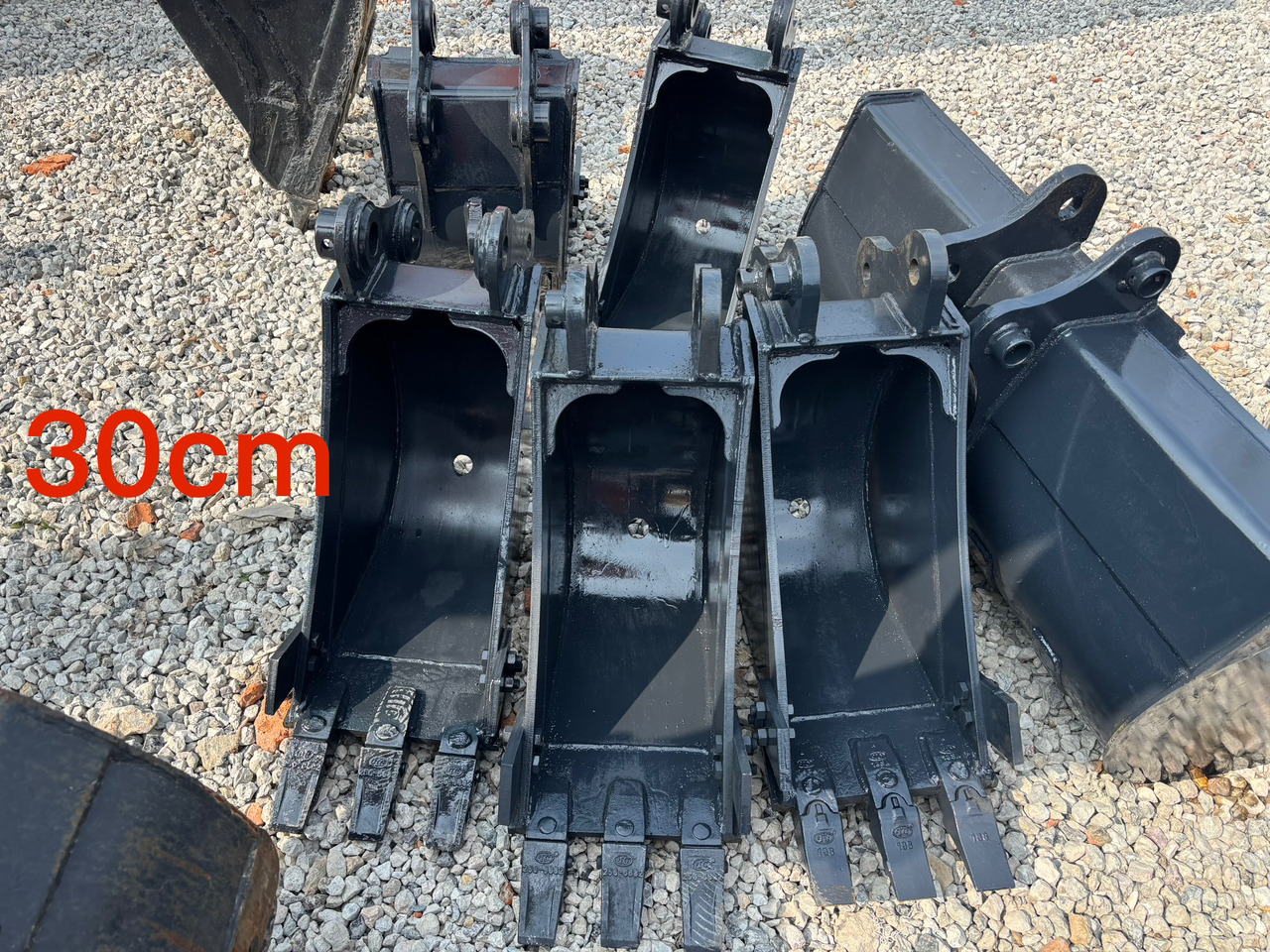 30cm bucket - Kotró kanál - Minikotró: 1 kép. 30cm bucket - Kotró kanál - Minikotró: 1 kép.