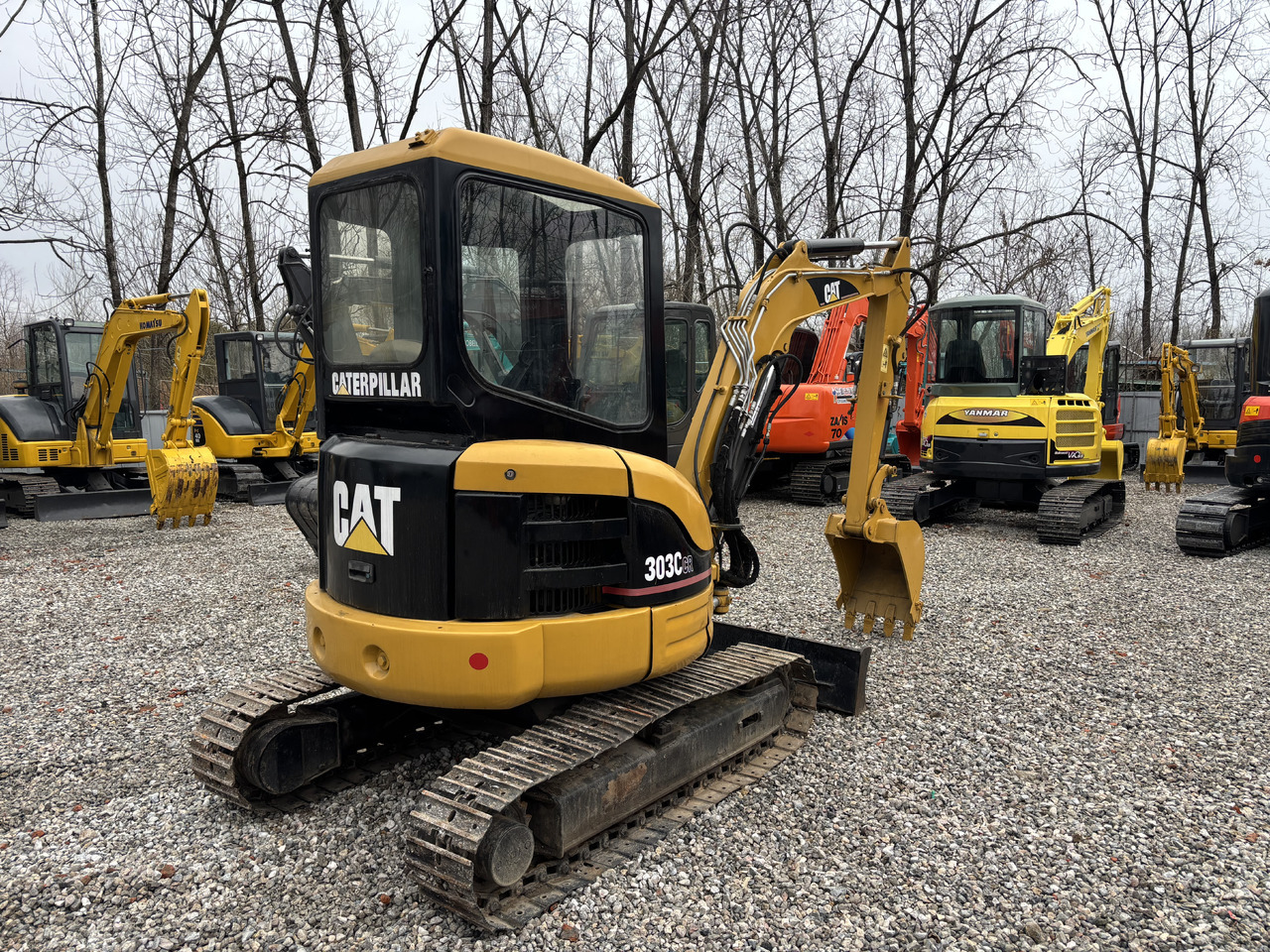 CAT 303 CR Caterpillar 303CCR imported excavator - Minikotró: 2 kép. CAT 303 CR Caterpillar 303CCR imported excavator - Minikotró: 2 kép.