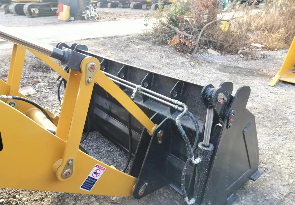 CAT 420 F Caterpillar 420F backhoe loader - Kotrórakodó: 5 kép. CAT 420 F Caterpillar 420F backhoe loader - Kotrórakodó: 5 kép.