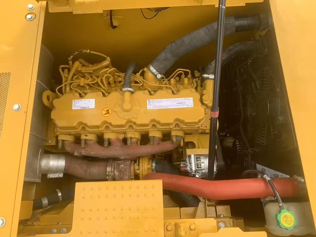 CATERPILLAR 320 - Lánctalpas kotró: 5 kép. CATERPILLAR 320 - Lánctalpas kotró: 5 kép.
