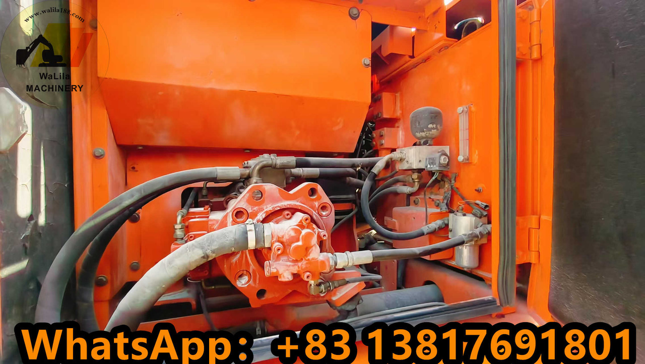 DOOSAN DH225 - Lánctalpas kotró: 2 kép. DOOSAN DH225 - Lánctalpas kotró: 2 kép.